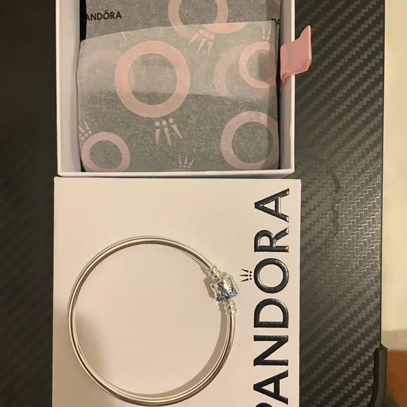 Pandora Sparkling Barrel Clasp Bangle - Picture 2 of 6